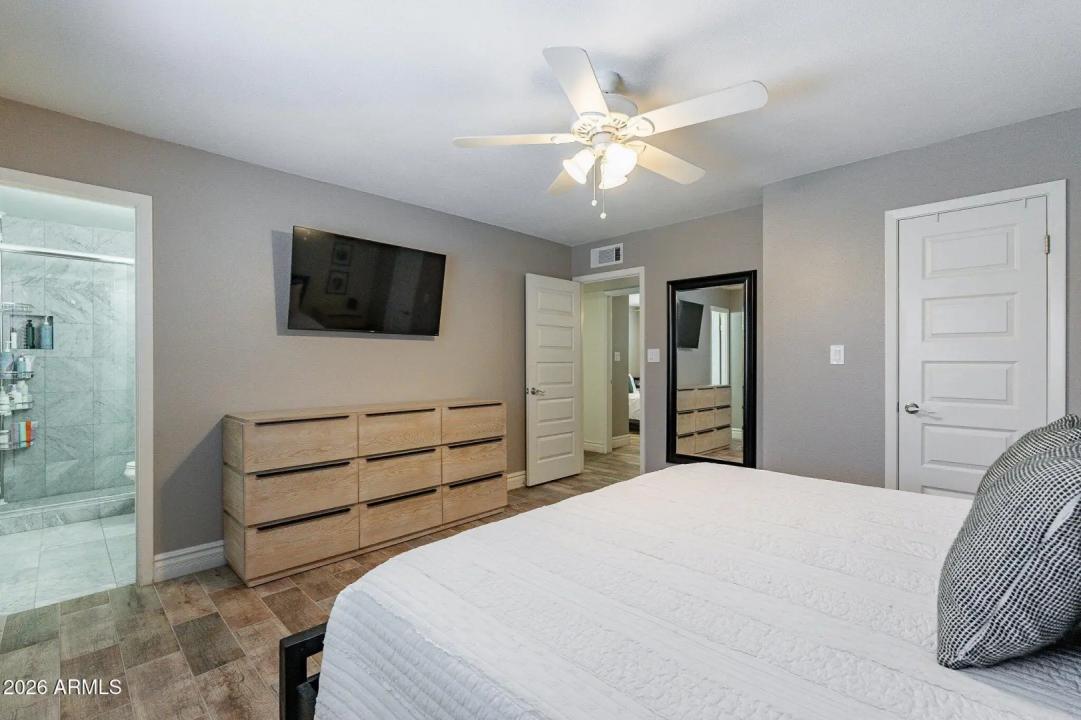 Real Estate Picture 21