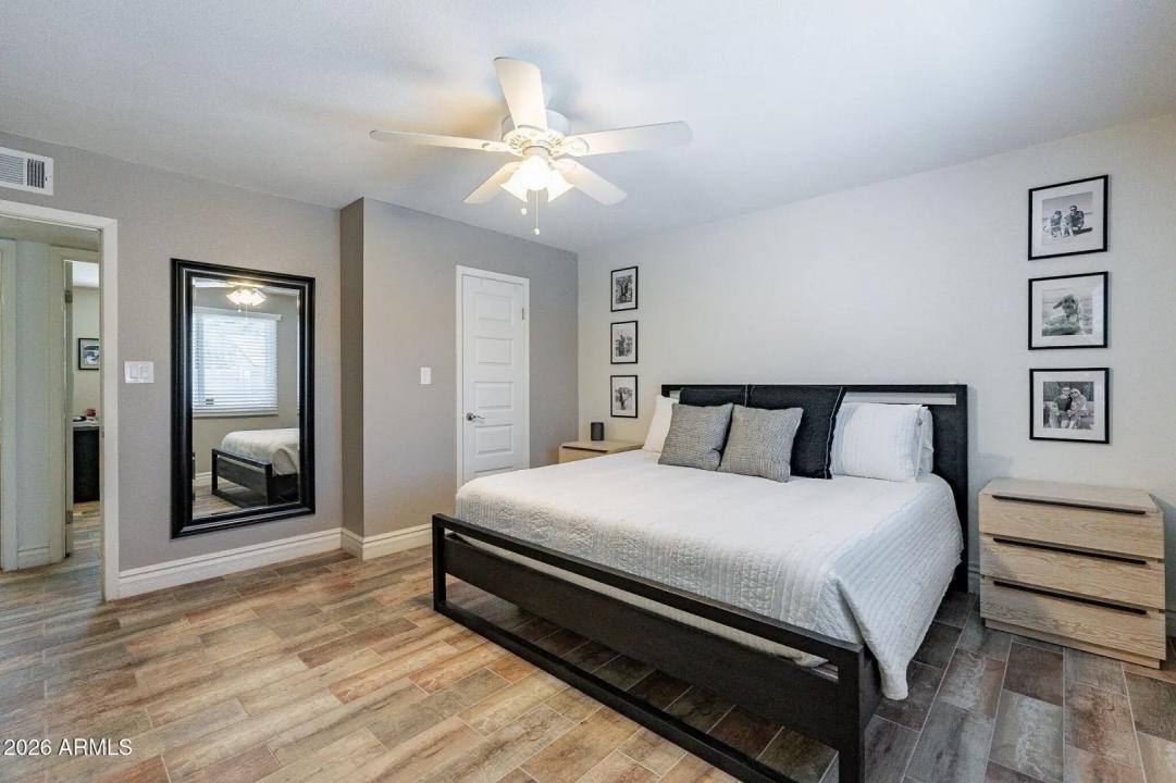 Real Estate Picture 22