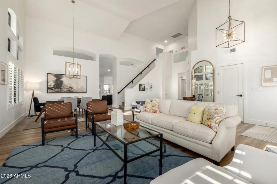 Real Estate Picture 11