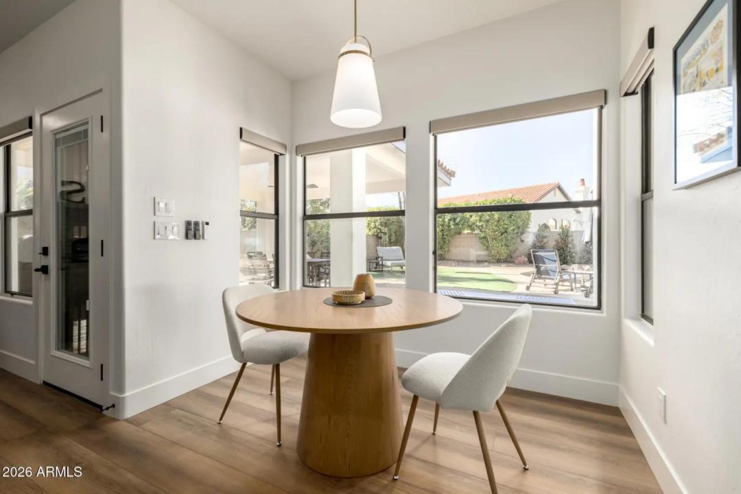 Real Estate Picture 9