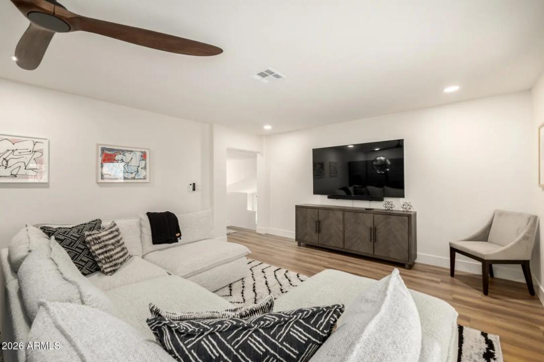 Real Estate Picture 22