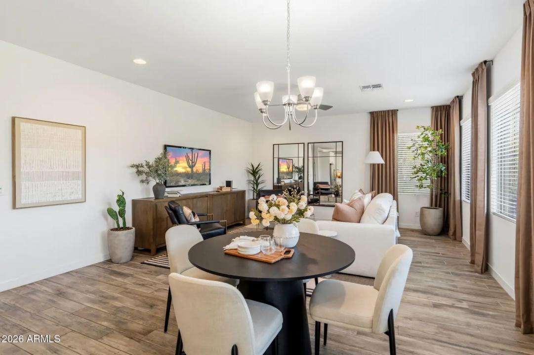 Real Estate Picture 8