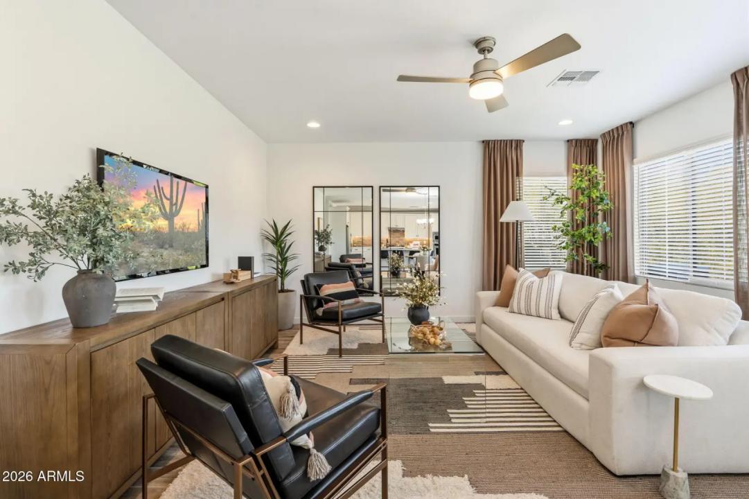 Real Estate Picture 9