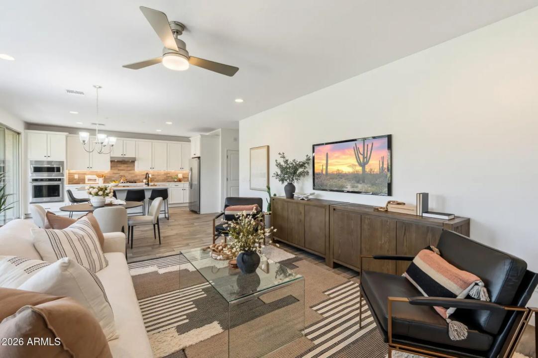 Real Estate Picture 11