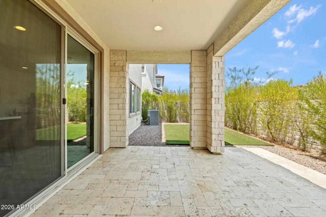 Real Estate Picture 12