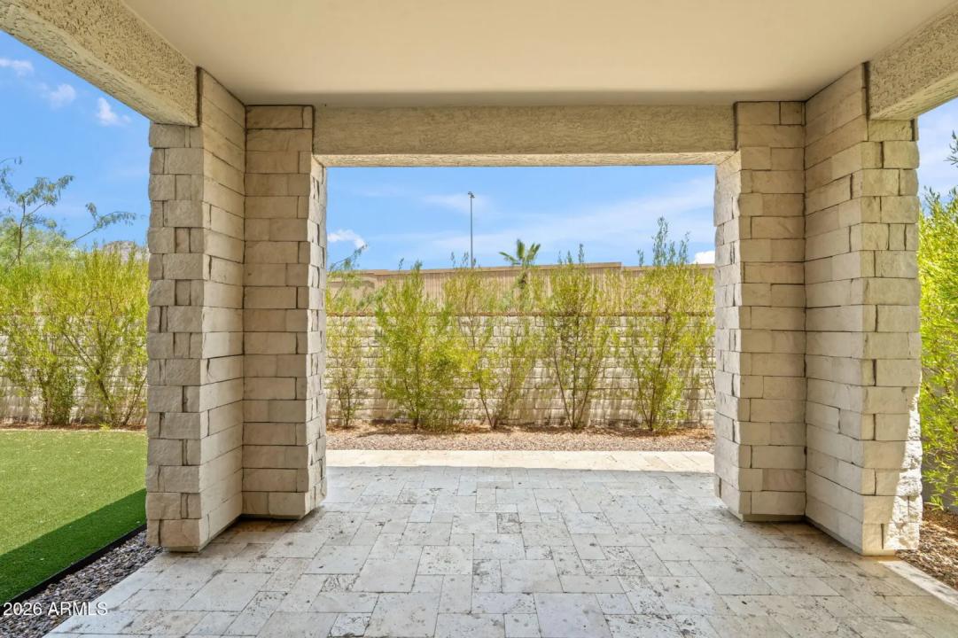Real Estate Picture 15