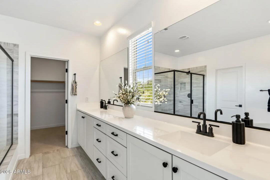 Real Estate Picture 21