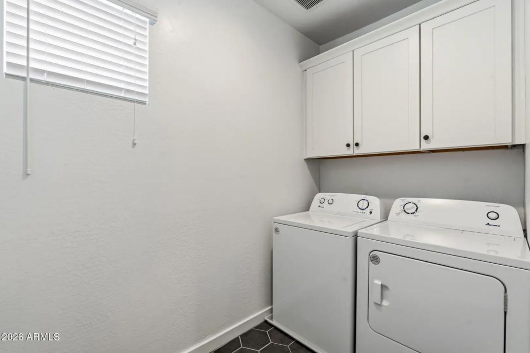 Real Estate Picture 25
