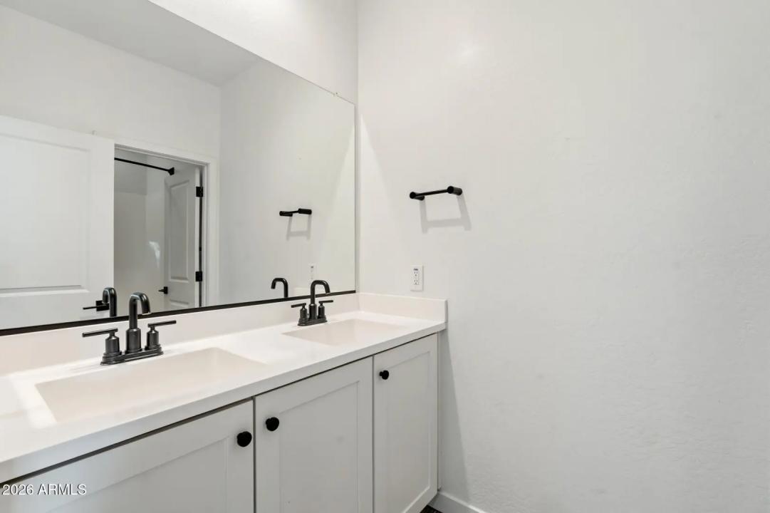 Real Estate Picture 29