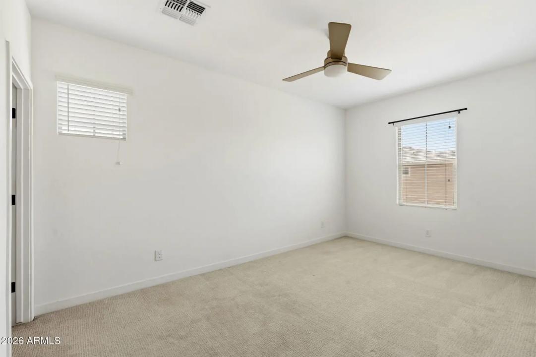 Real Estate Picture 33