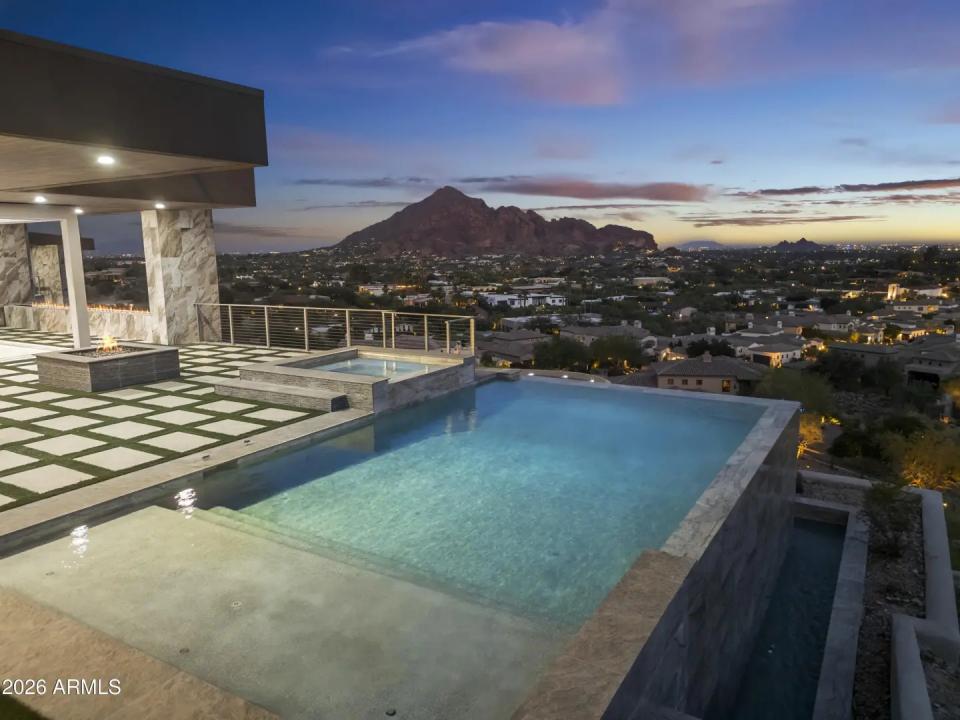Real Estate Picture 4