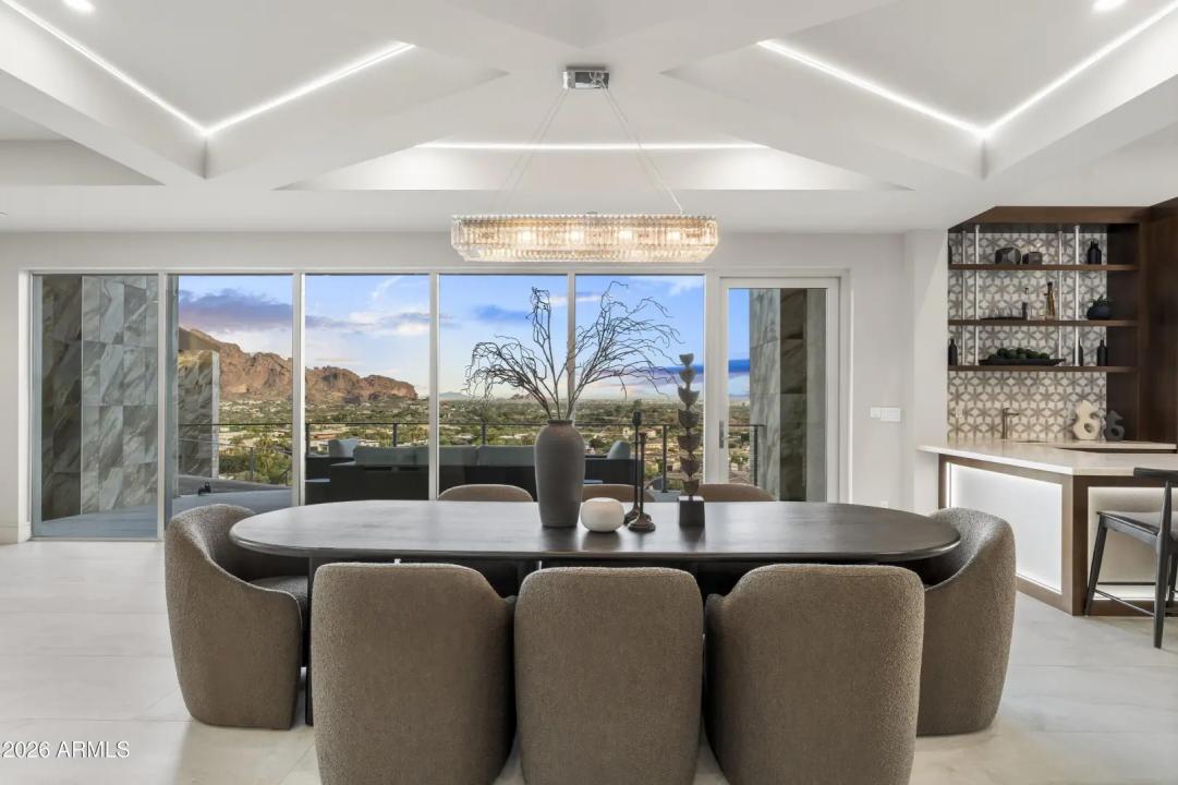 Real Estate Picture 12