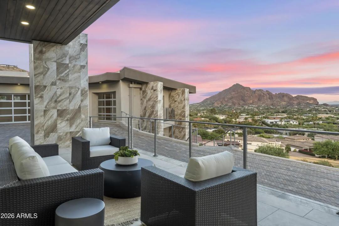 Real Estate Picture 14