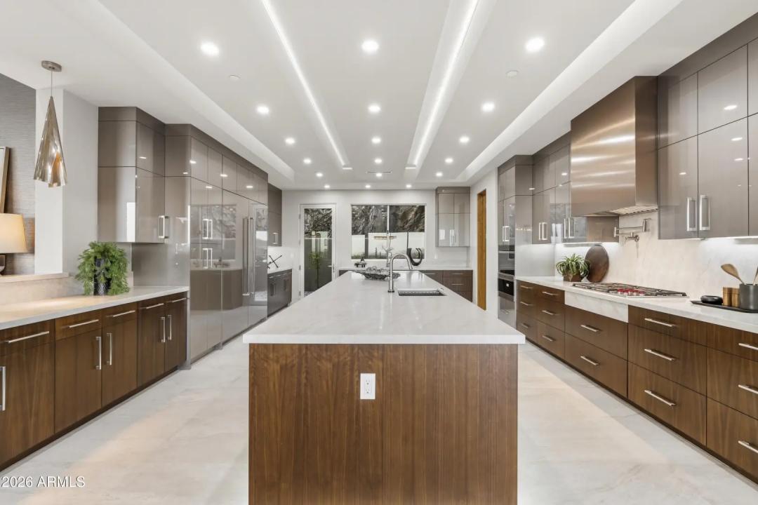 Real Estate Picture 15