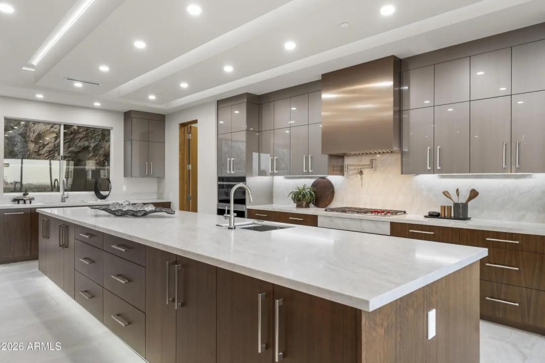 Real Estate Picture 16