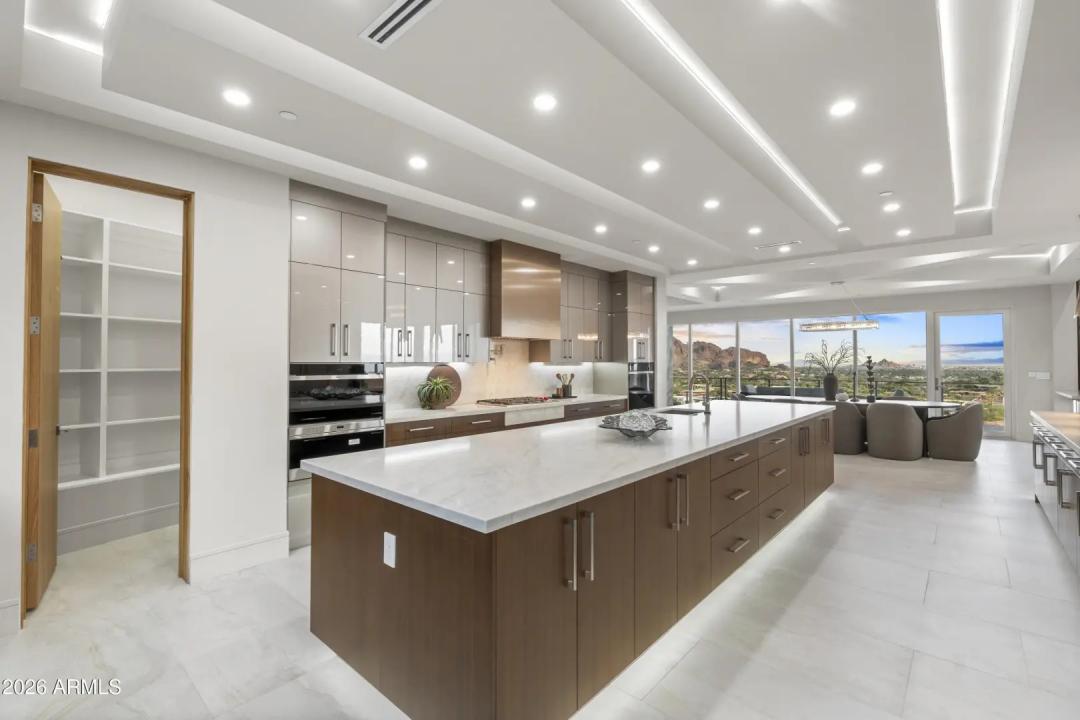 Real Estate Picture 19