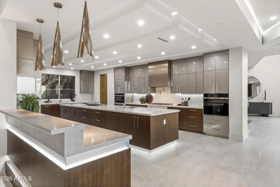 Real Estate Picture 23