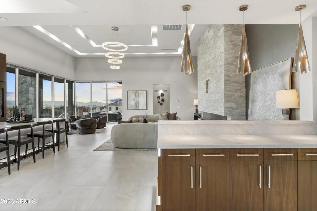 Real Estate Picture 24