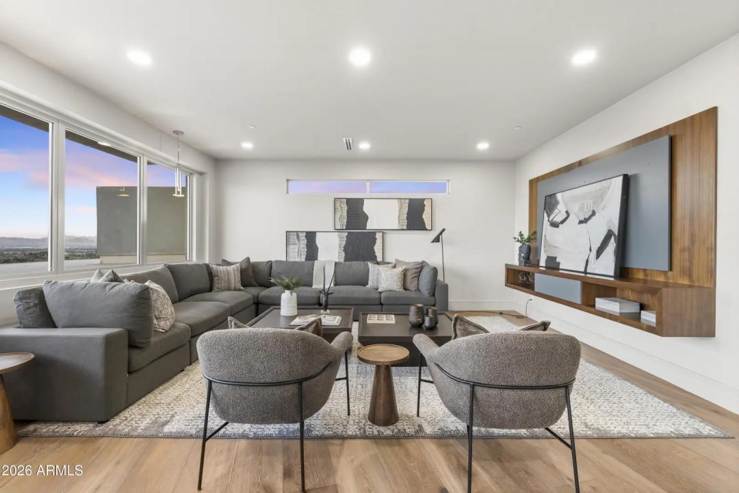 Real Estate Picture 64