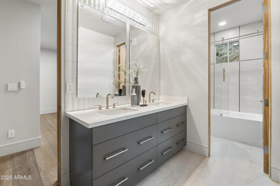 Real Estate Picture 68