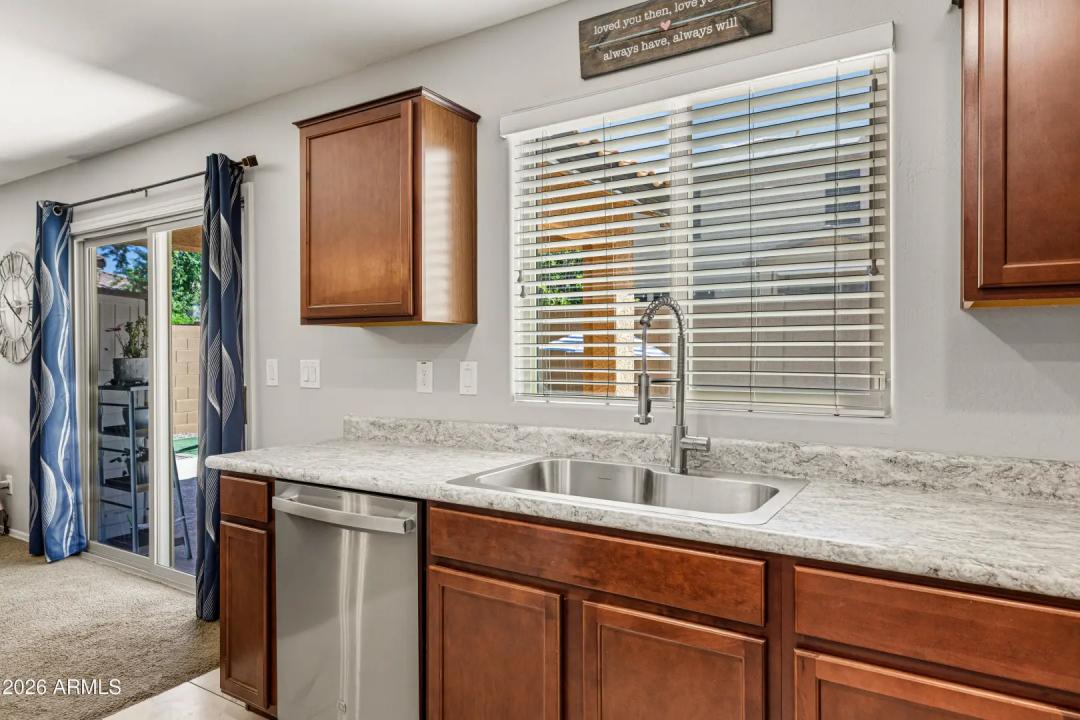 Real Estate Picture 8