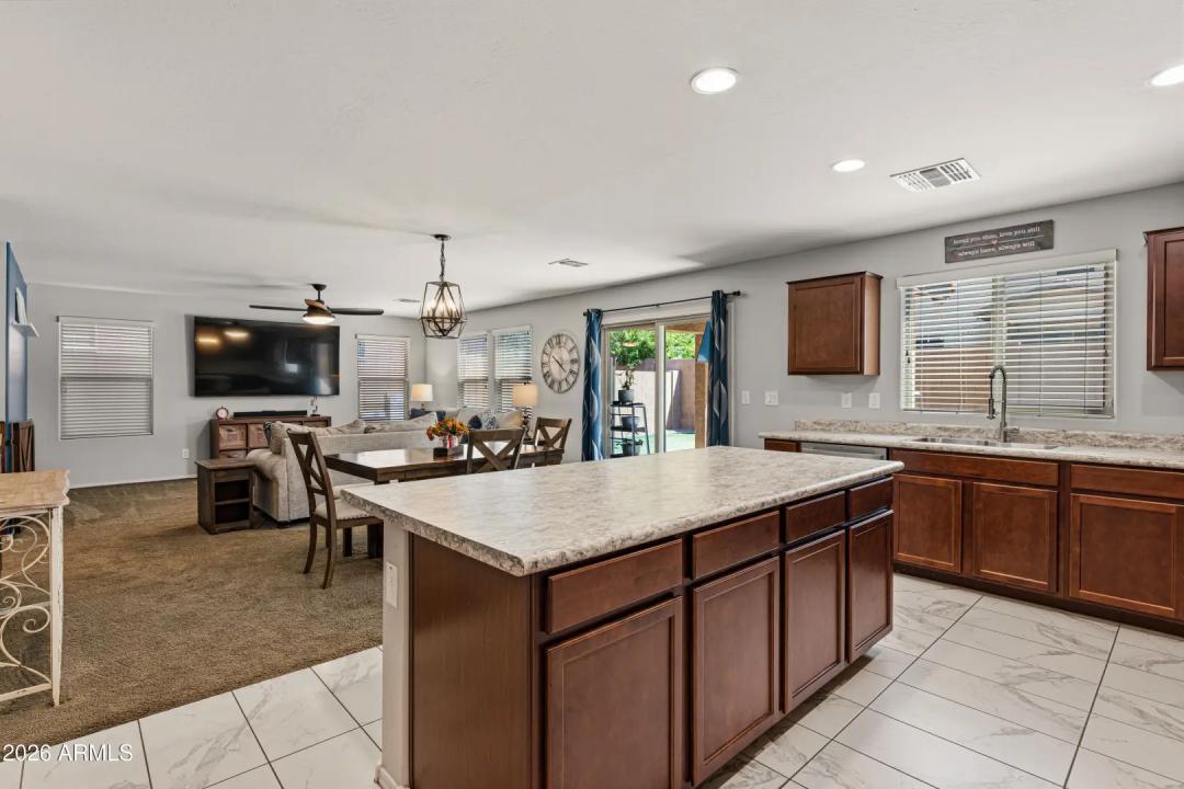 Real Estate Picture 9