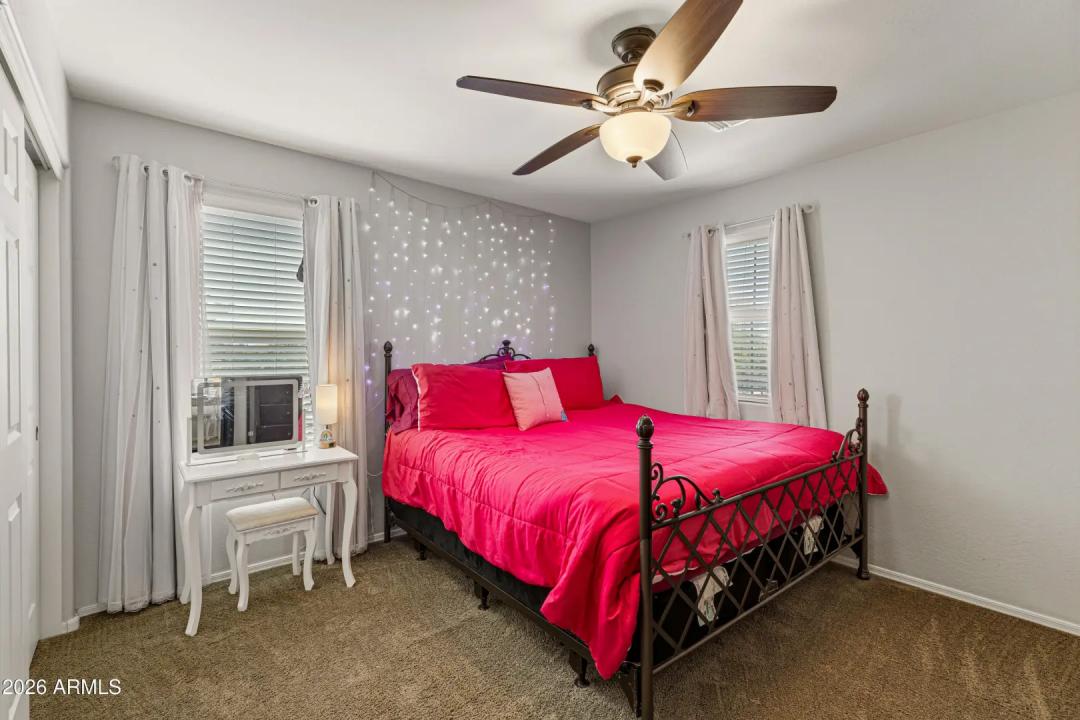Real Estate Picture 24