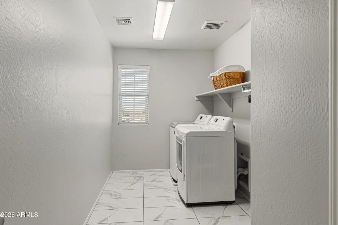 Real Estate Picture 27