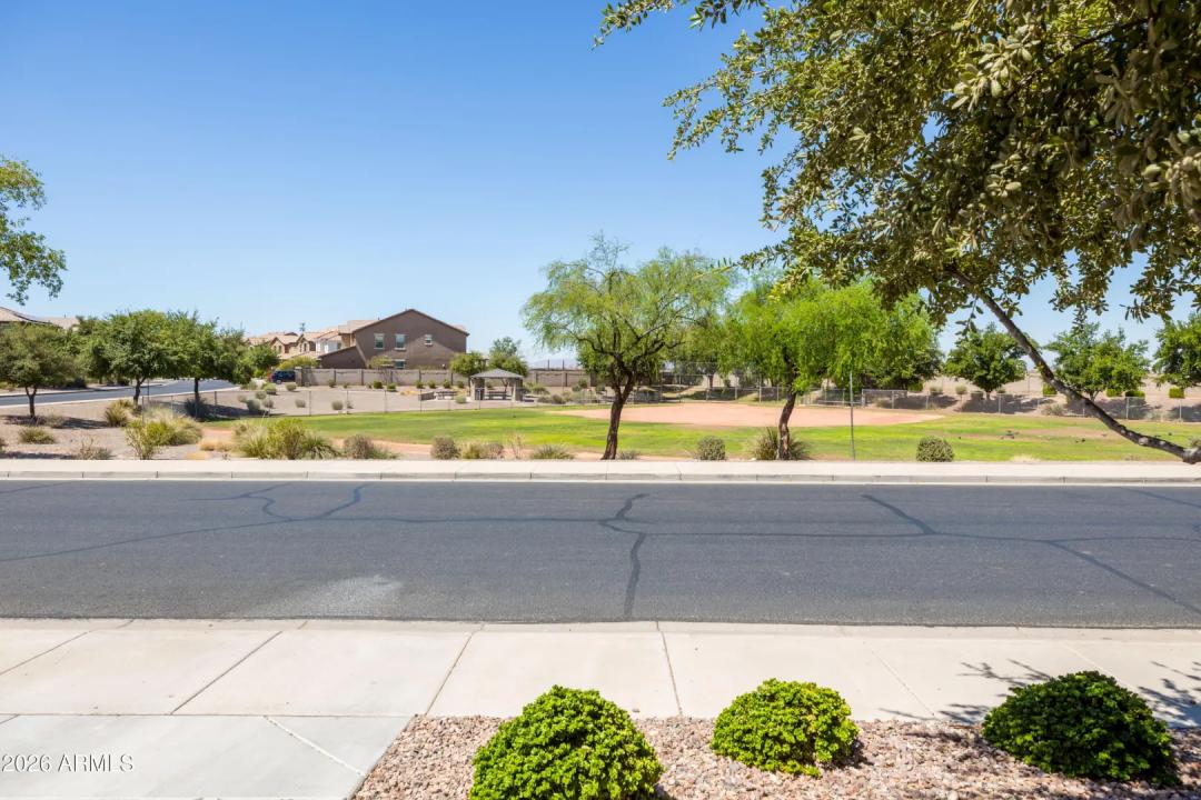 Real Estate Picture 35