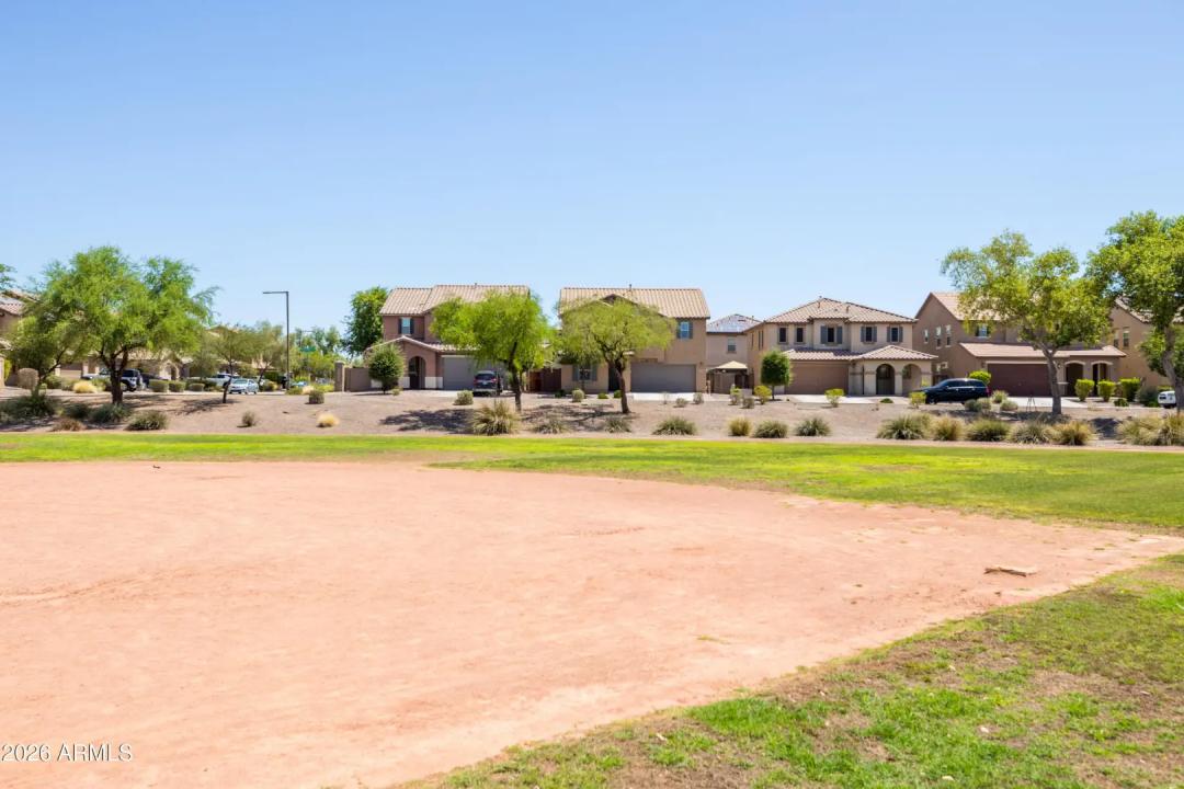 Real Estate Picture 38