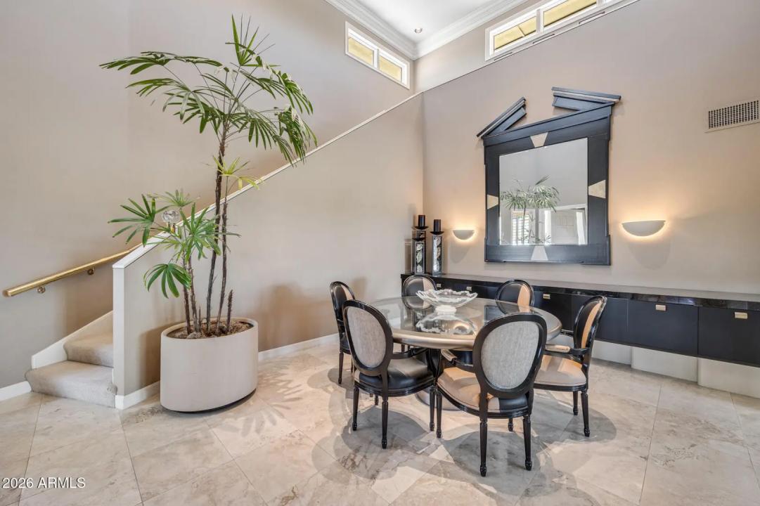Real Estate Picture 4