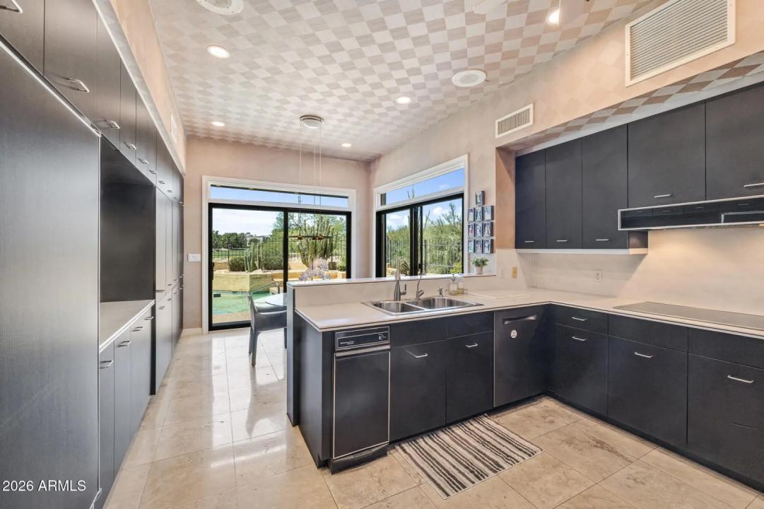 Real Estate Picture 9