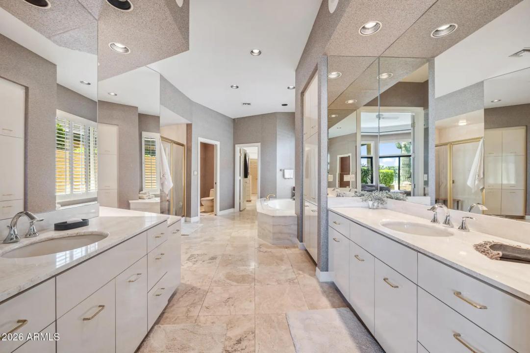Real Estate Picture 13