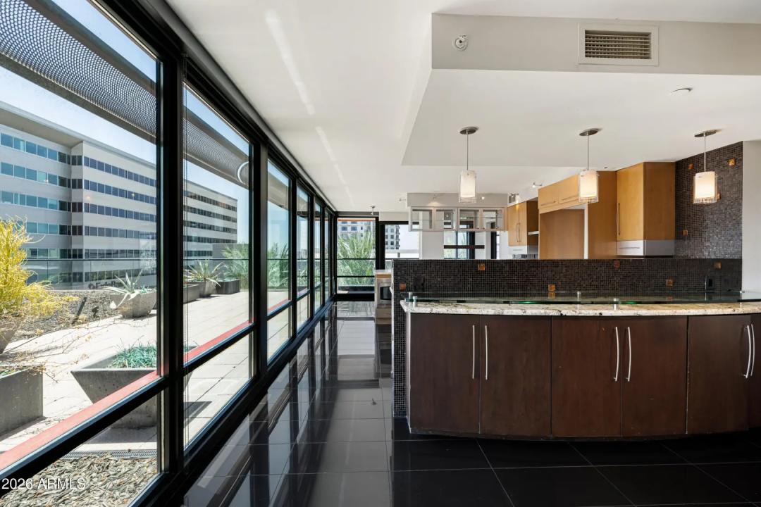 Real Estate Picture 4