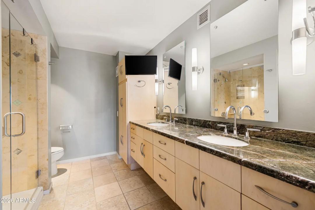 Real Estate Picture 14