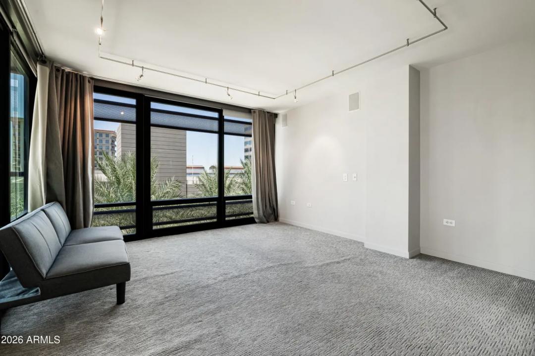 Real Estate Picture 18