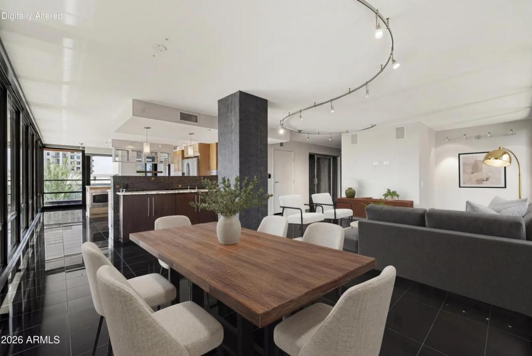 Real Estate Picture 3
