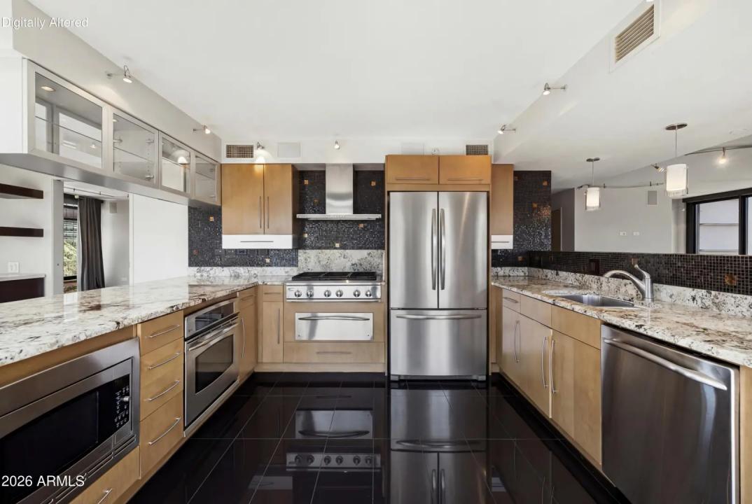 Real Estate Picture 6