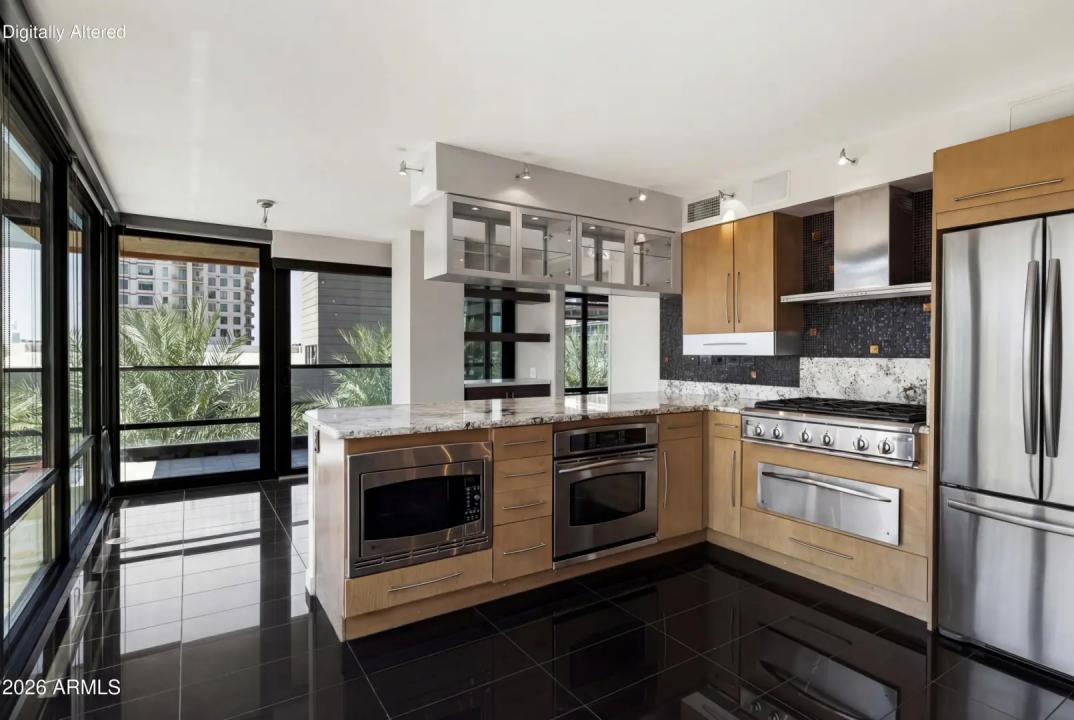 Real Estate Picture 5