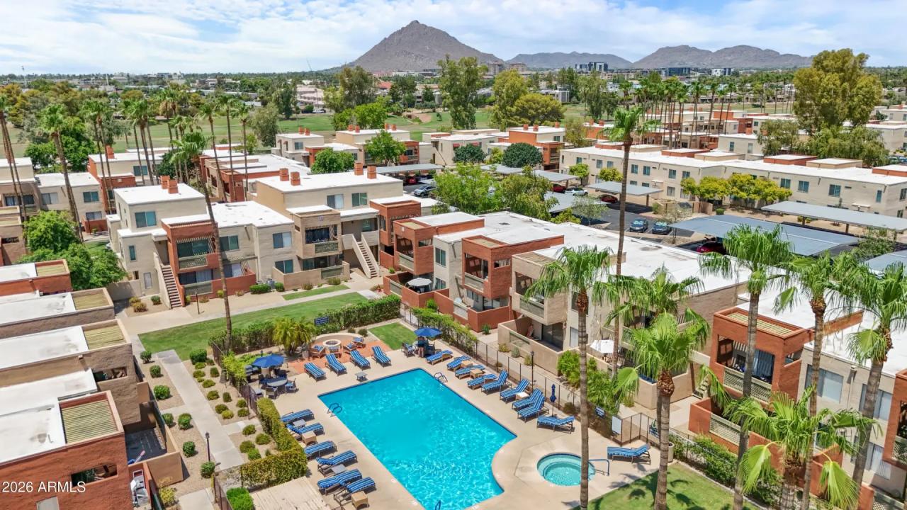 Real Estate Picture 11