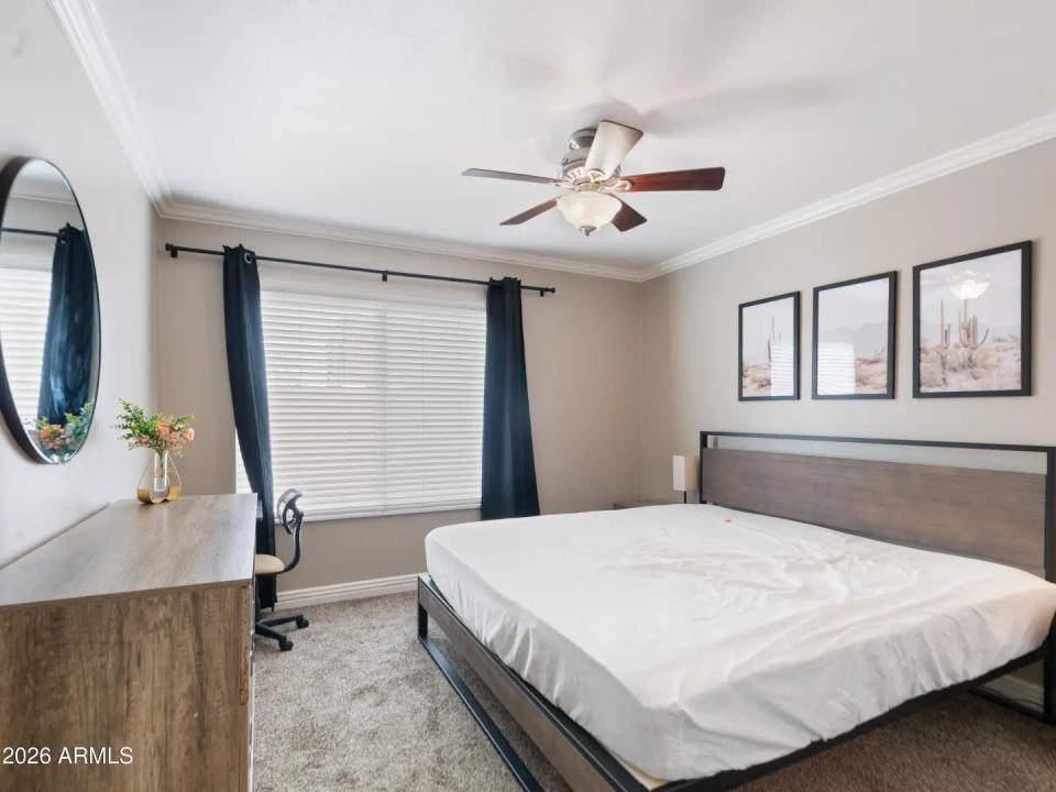 Real Estate Picture 12