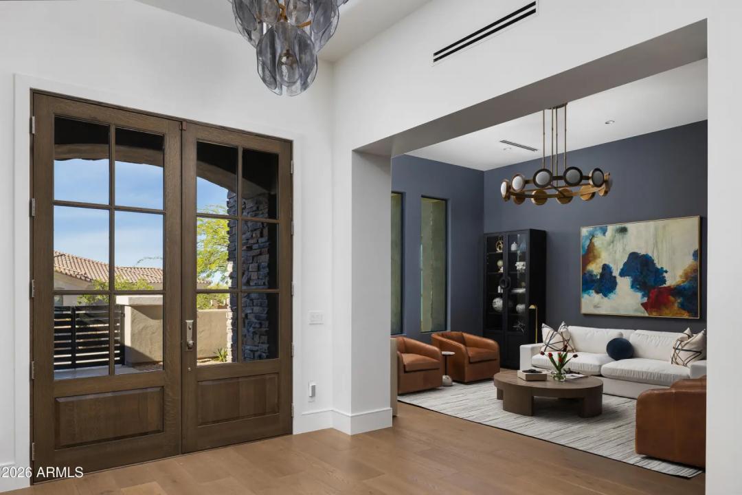 Real Estate Picture 3