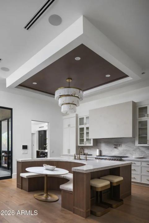 Real Estate Picture 11