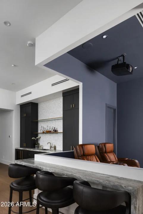 Real Estate Picture 16