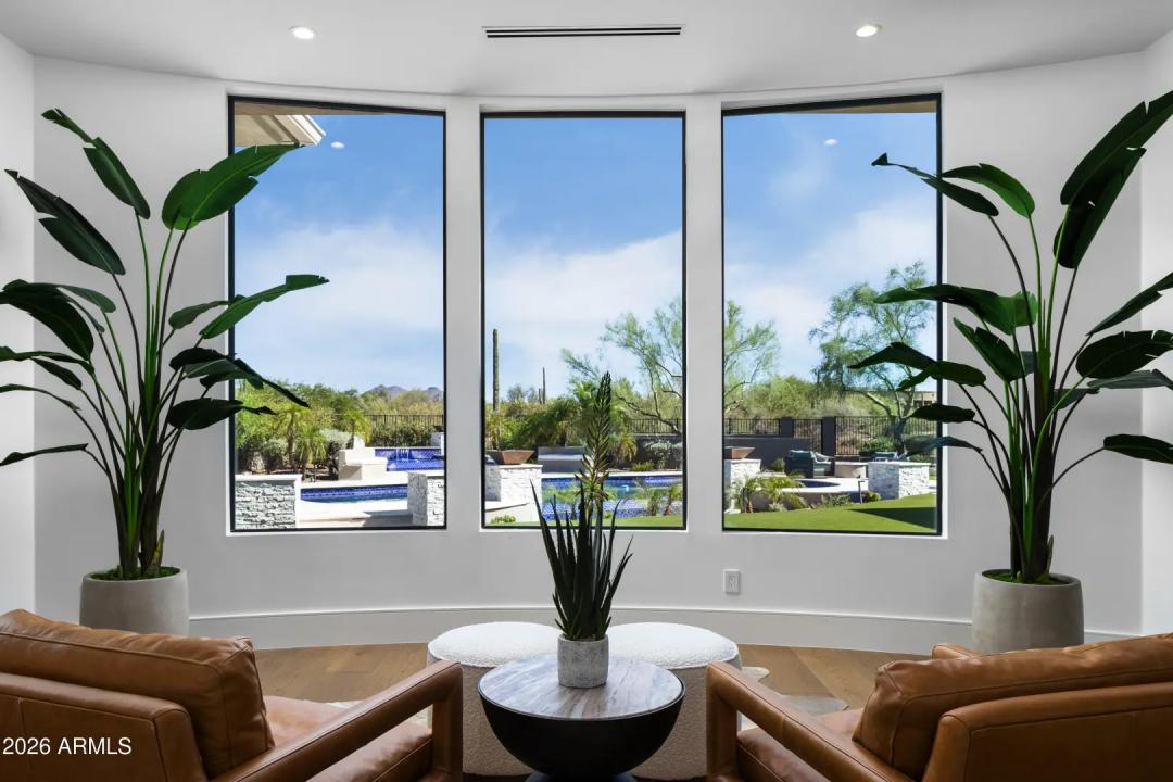 Real Estate Picture 8