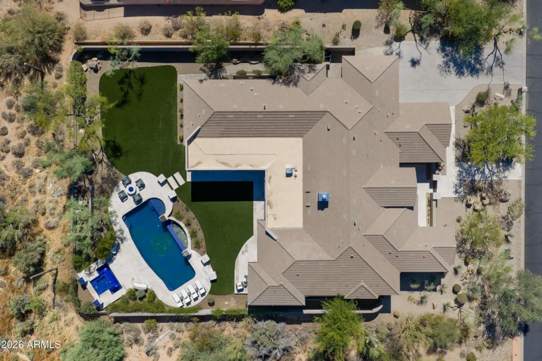 Real Estate Picture 32