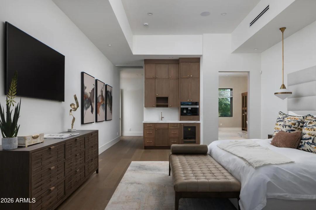Real Estate Picture 13
