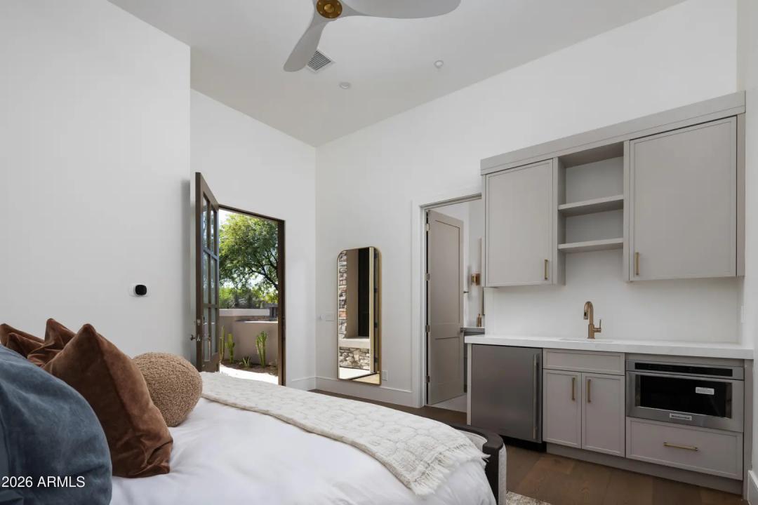 Real Estate Picture 23