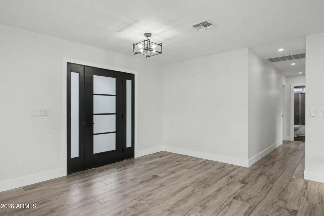 Real Estate Picture 13