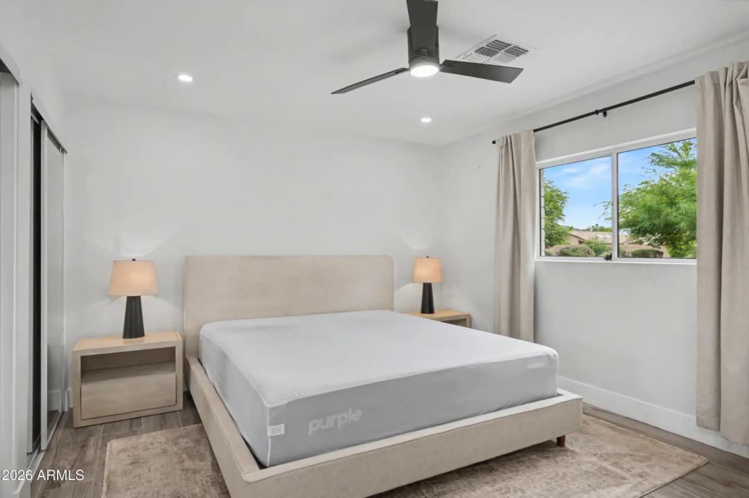 Real Estate Picture 14